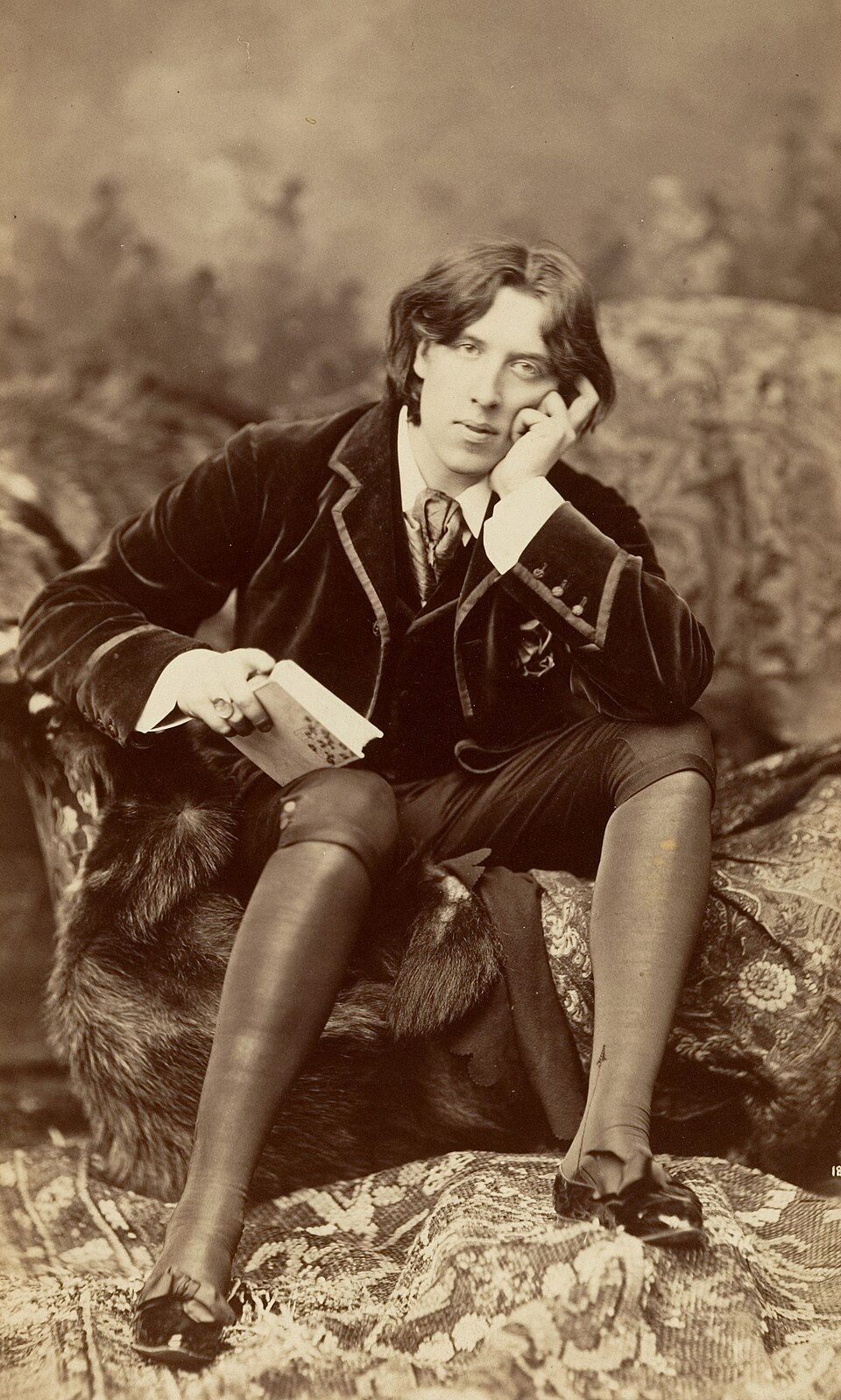 Portrait of Oscar Wilde, a famous Freemason — Apollo University Lodge No. 357, Oxford